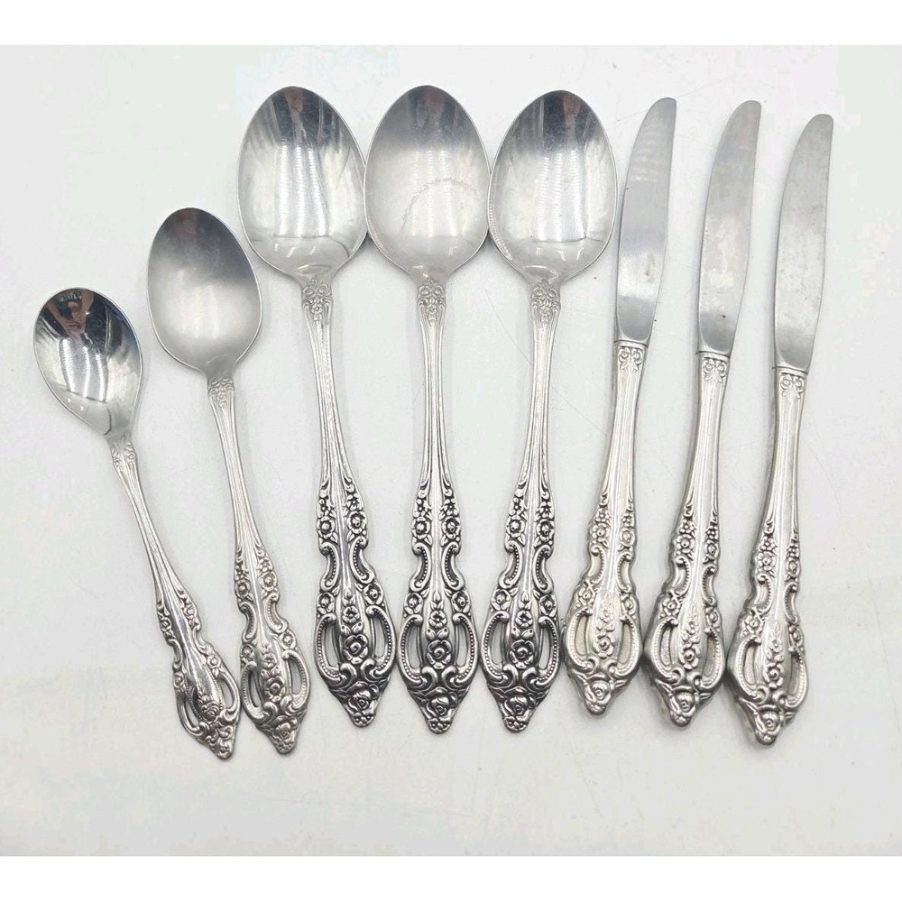 Lot of 8 S.S.S. Oneida Renoir Dinner Spoons Knife Flatware